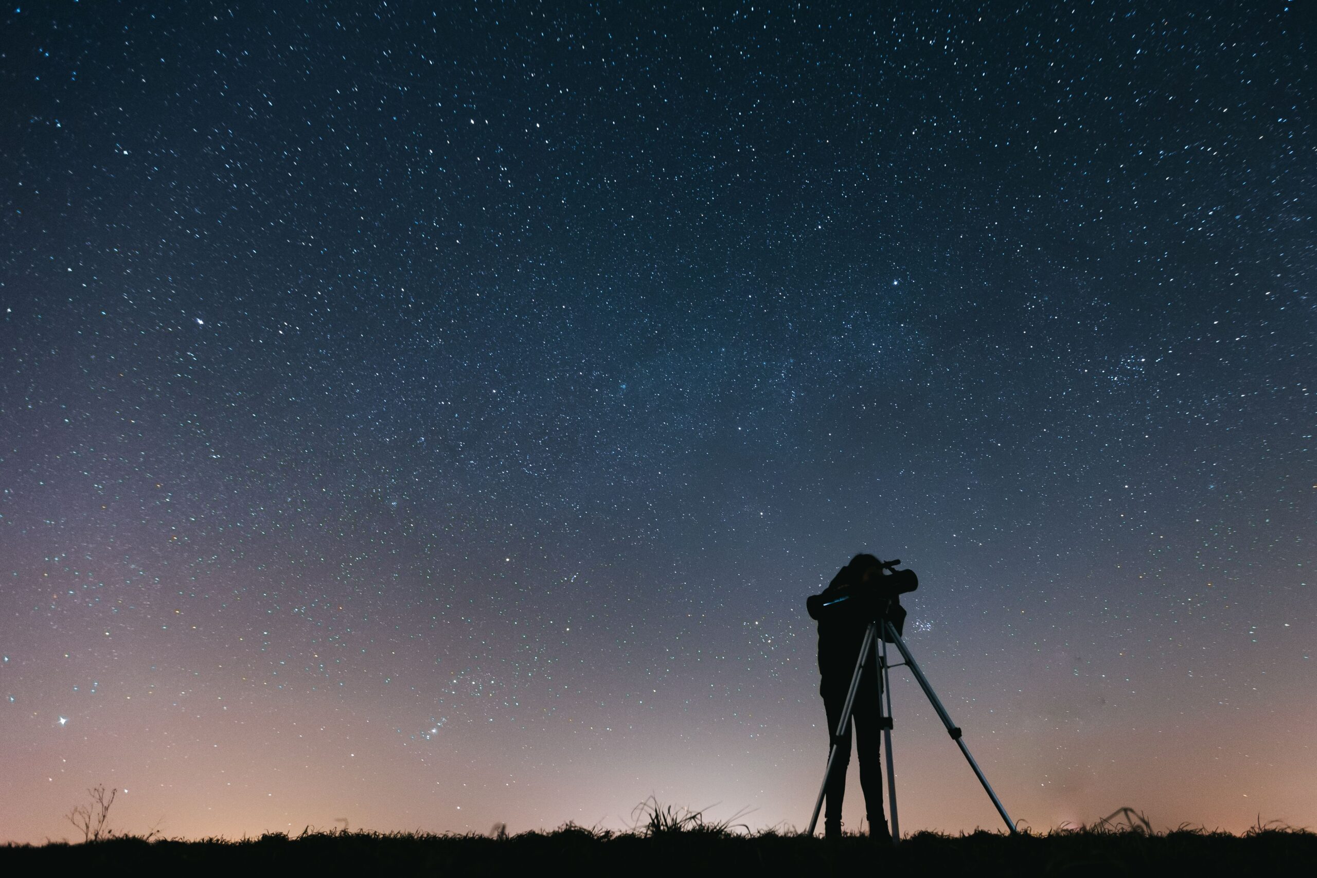 Telescope under a starry sky, for seeing Mars through a telescope